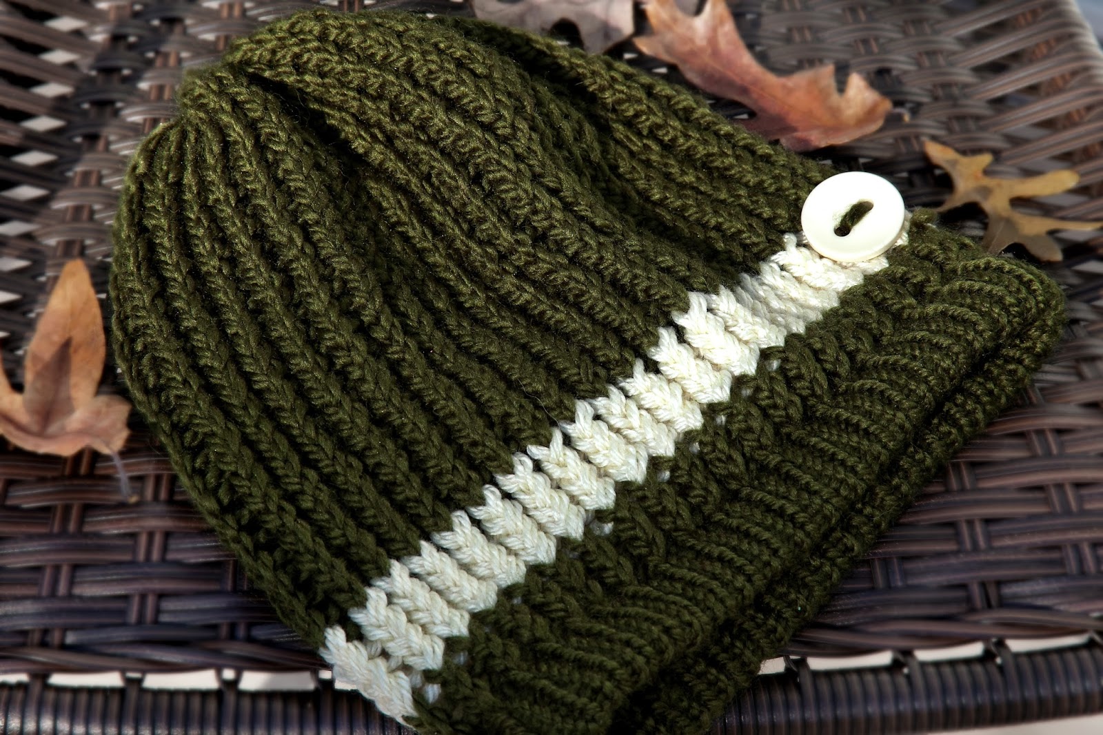 How to Round Loom Knit a Slouchy Beanie Hat